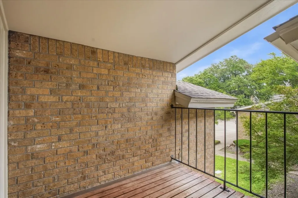 3702 Hulen Park Drive Fort Worth TX 76109