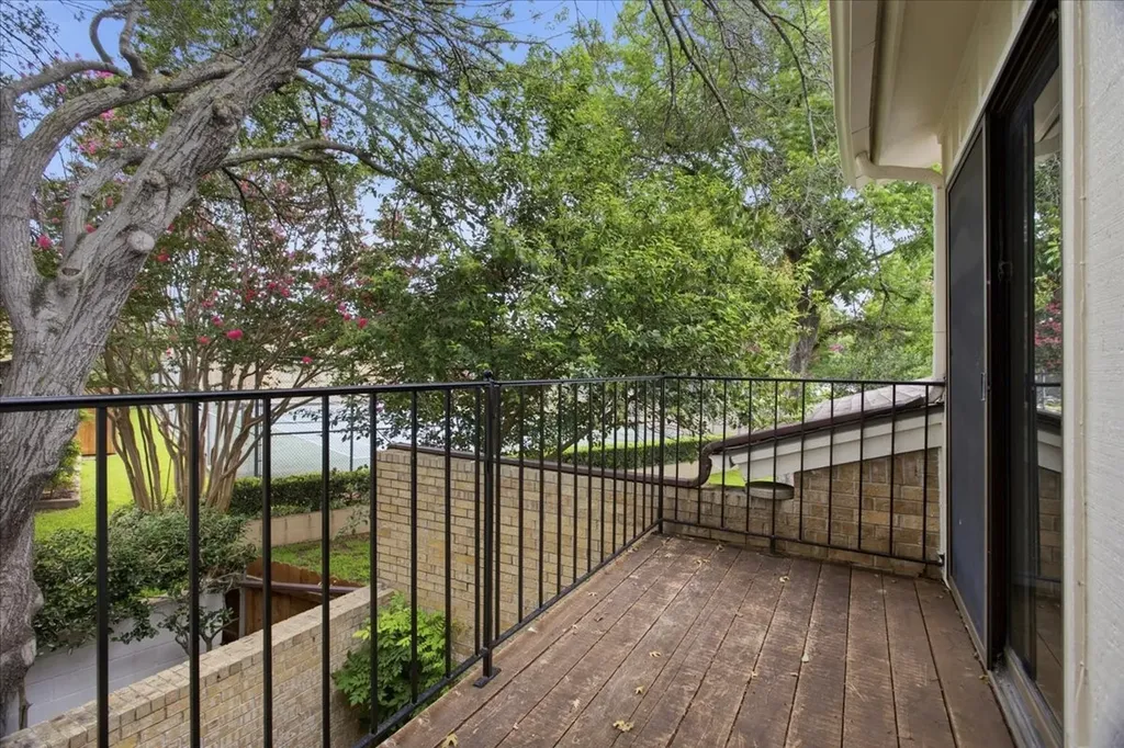 3702 Hulen Park Drive Fort Worth TX 76109
