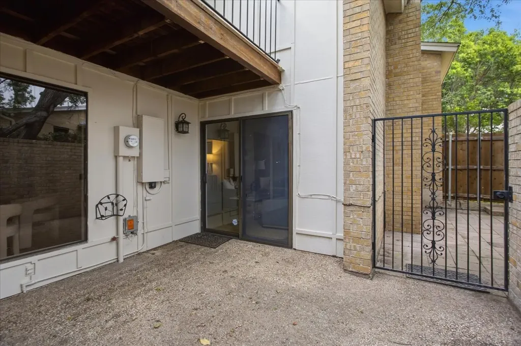 3702 Hulen Park Drive Fort Worth TX 76109