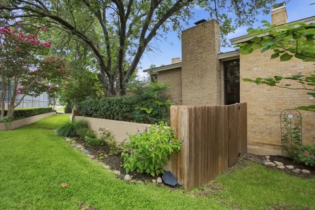 3702 Hulen Park Drive Fort Worth TX 76109