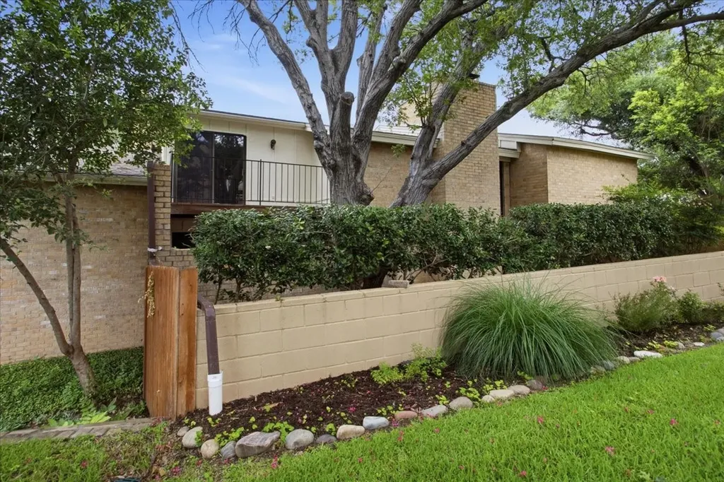 3702 Hulen Park Drive Fort Worth TX 76109