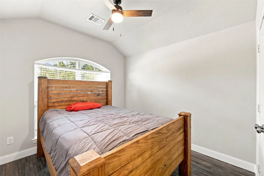 447 Paso Fino Street Robinson TX 76706