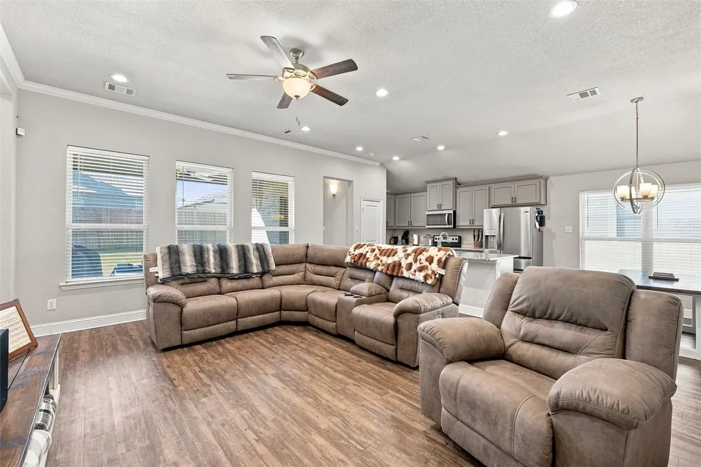 447 Paso Fino Street Robinson TX 76706