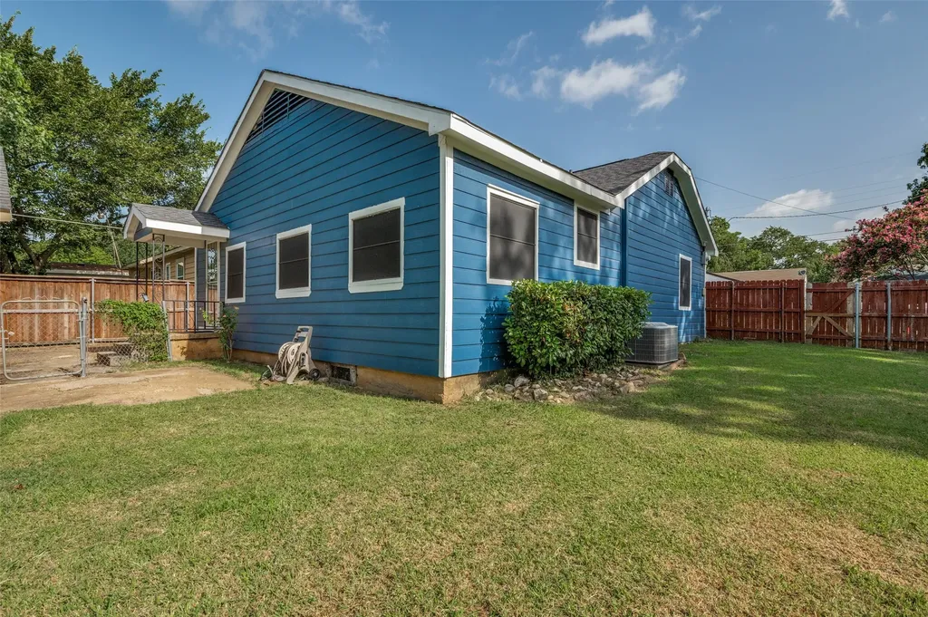 4014 Poinsettia Drive Dallas TX 75211