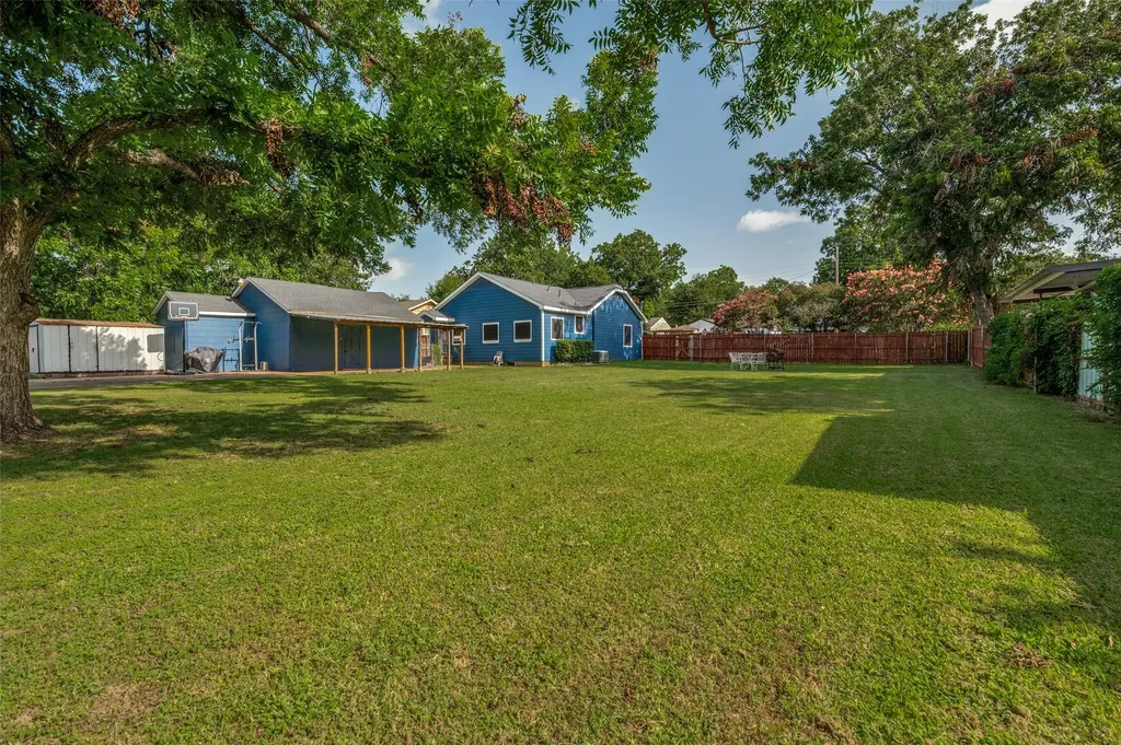 4014 Poinsettia Drive Dallas TX 75211