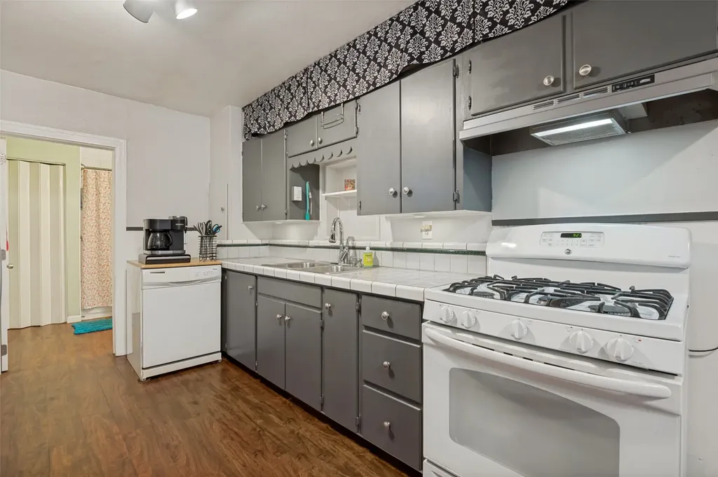 4014 Poinsettia Drive Dallas TX 75211