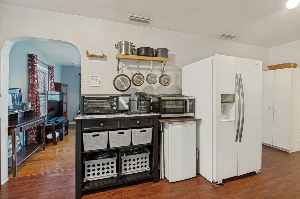 4014 Poinsettia Drive Dallas TX 75211