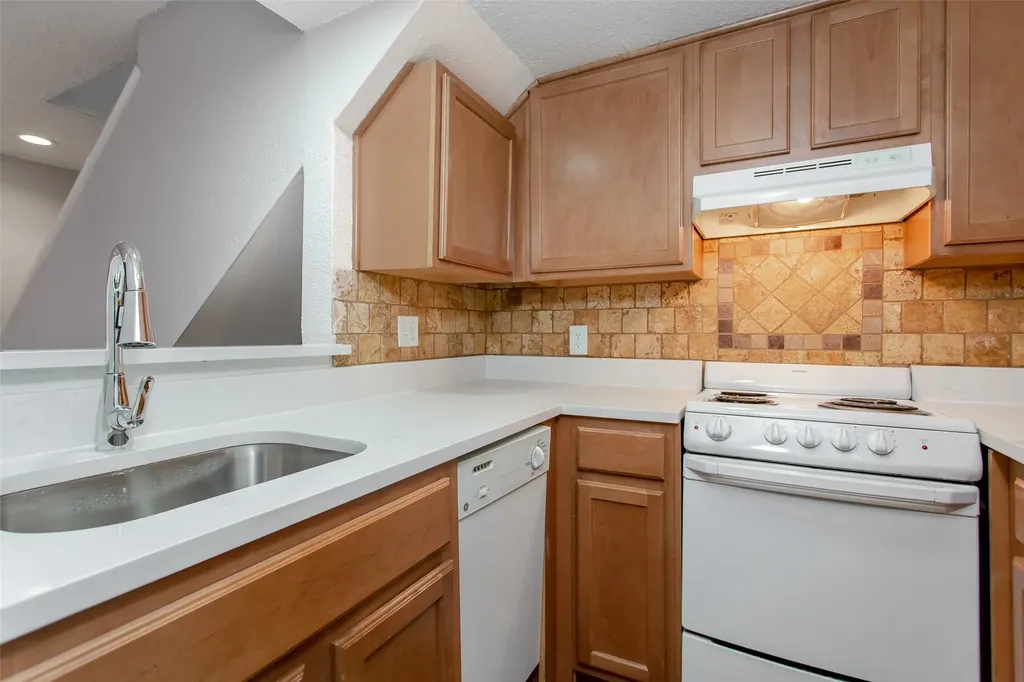1901 N Fitzhugh Avenue Dallas TX 75204