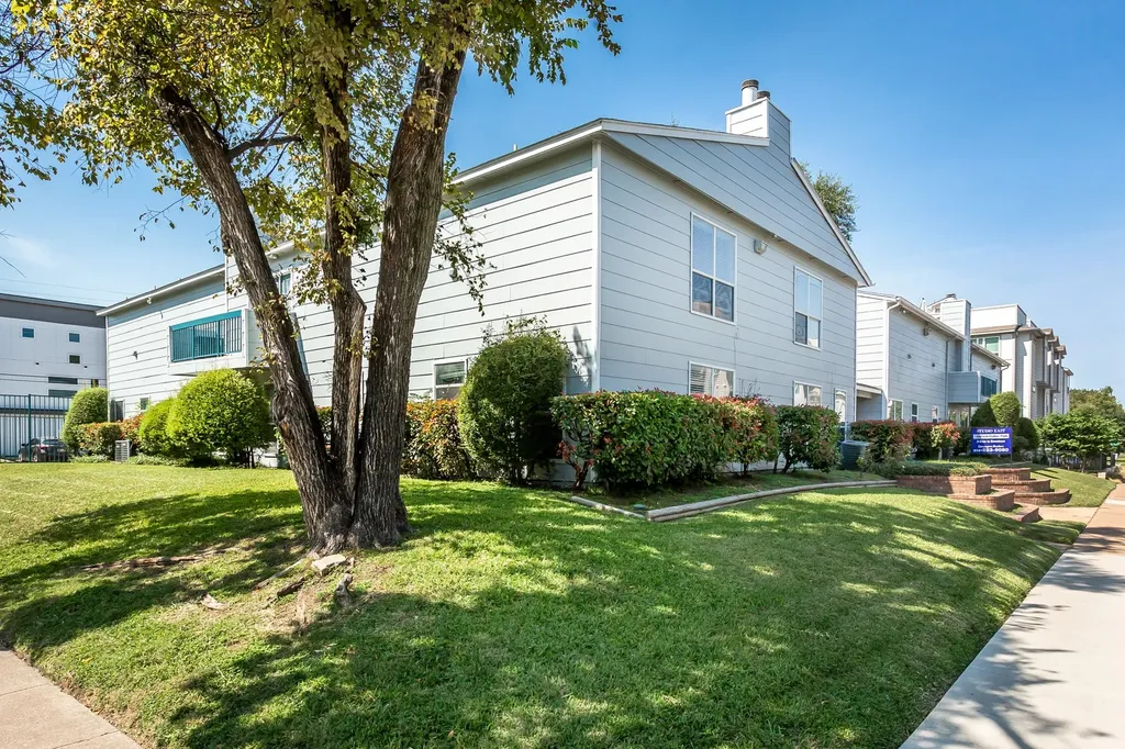 1901 N Fitzhugh Avenue Dallas TX 75204