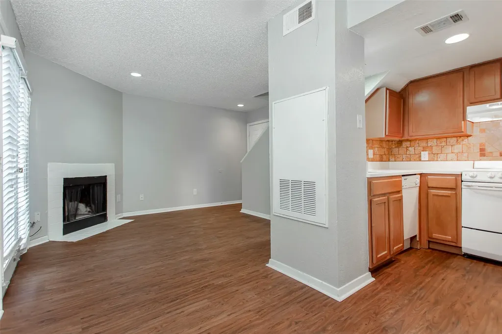 1901 N Fitzhugh Avenue Dallas TX 75204