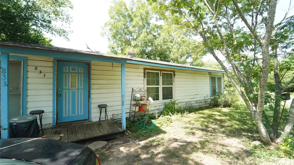 833 Carmela Court Cleburne TX 76031