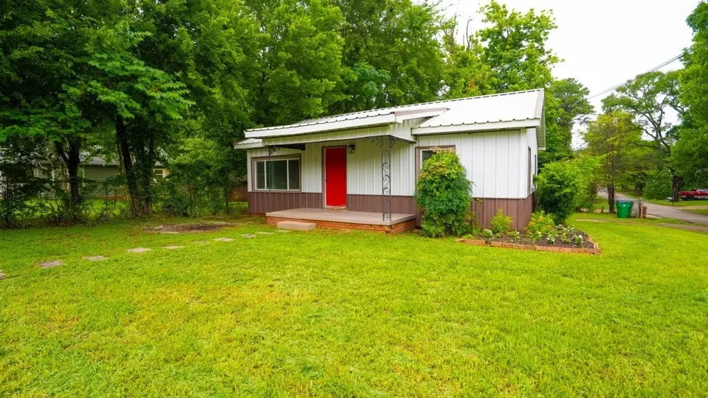 401 W Carolina Street Palestine TX 75803