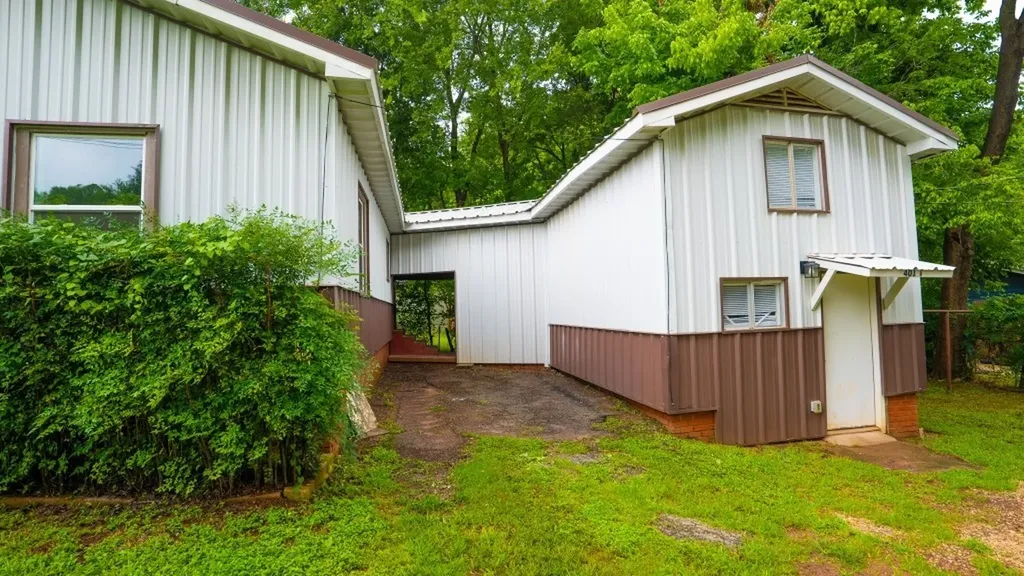 401 W Carolina Street Palestine TX 75803