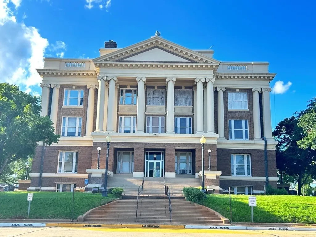 401 W Carolina Street Palestine TX 75803