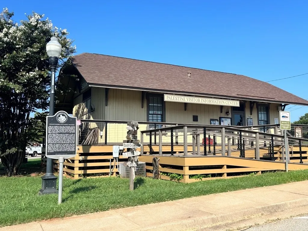 401 W Carolina Street Palestine TX 75803