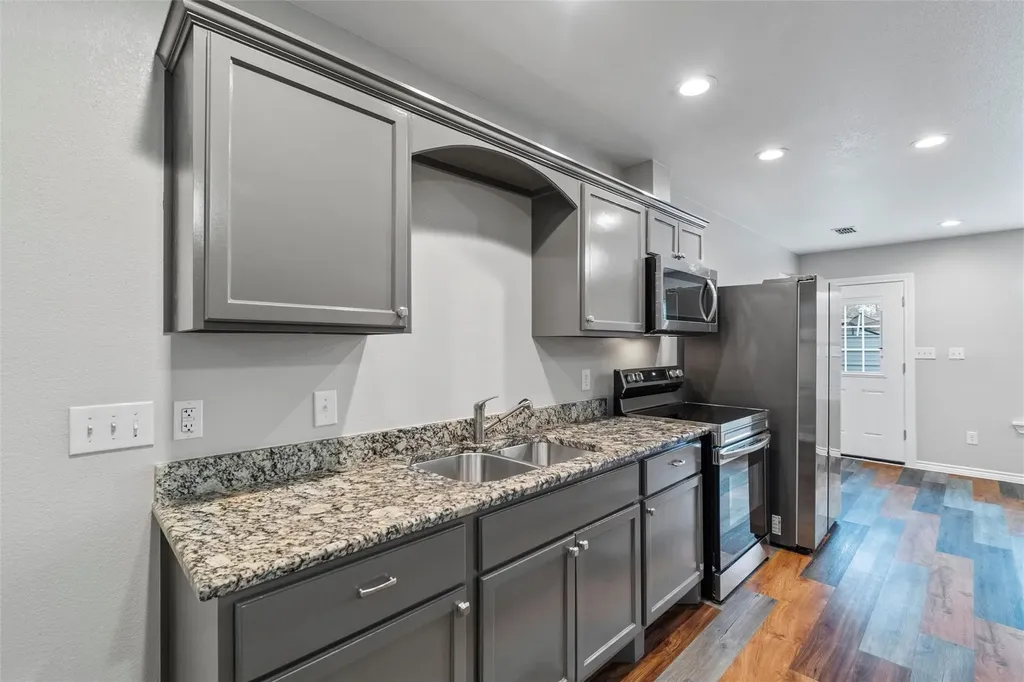 8714 Quinn Street Dallas TX 75217