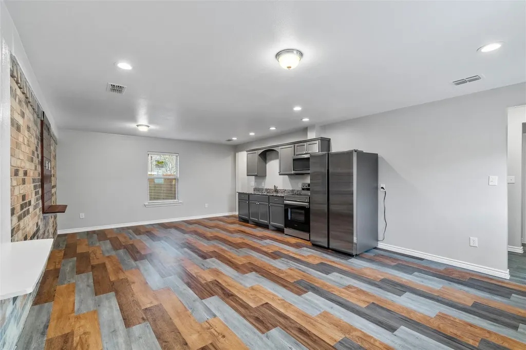 8714 Quinn Street Dallas TX 75217