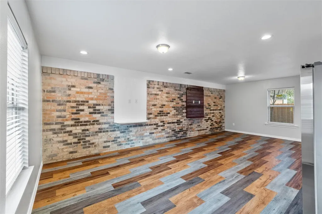 8714 Quinn Street Dallas TX 75217