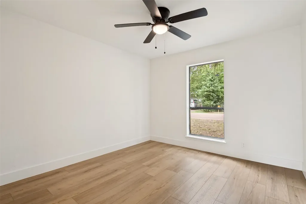 221 N 1st Street Mabank TX 75147