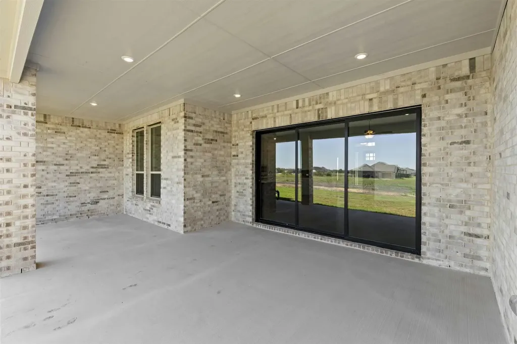 313 Hollingsworth Lane Glenn Heights TX 75154