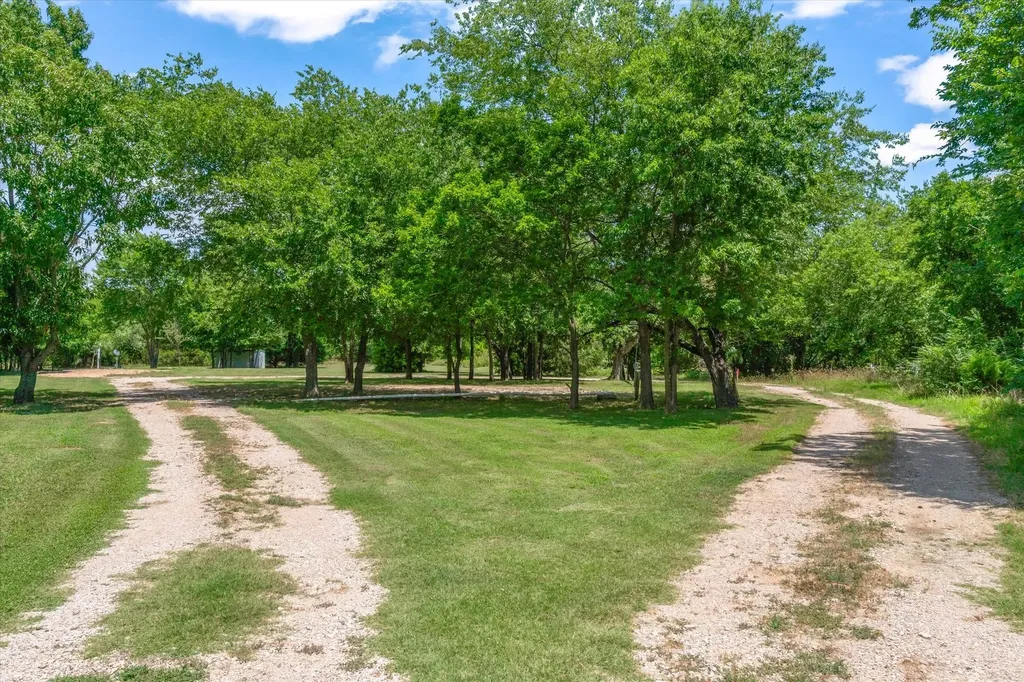 14076 County Road 318 Terrell TX 75160