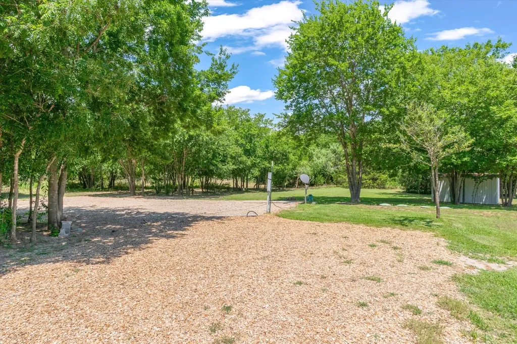14076 County Road 318 Terrell TX 75160