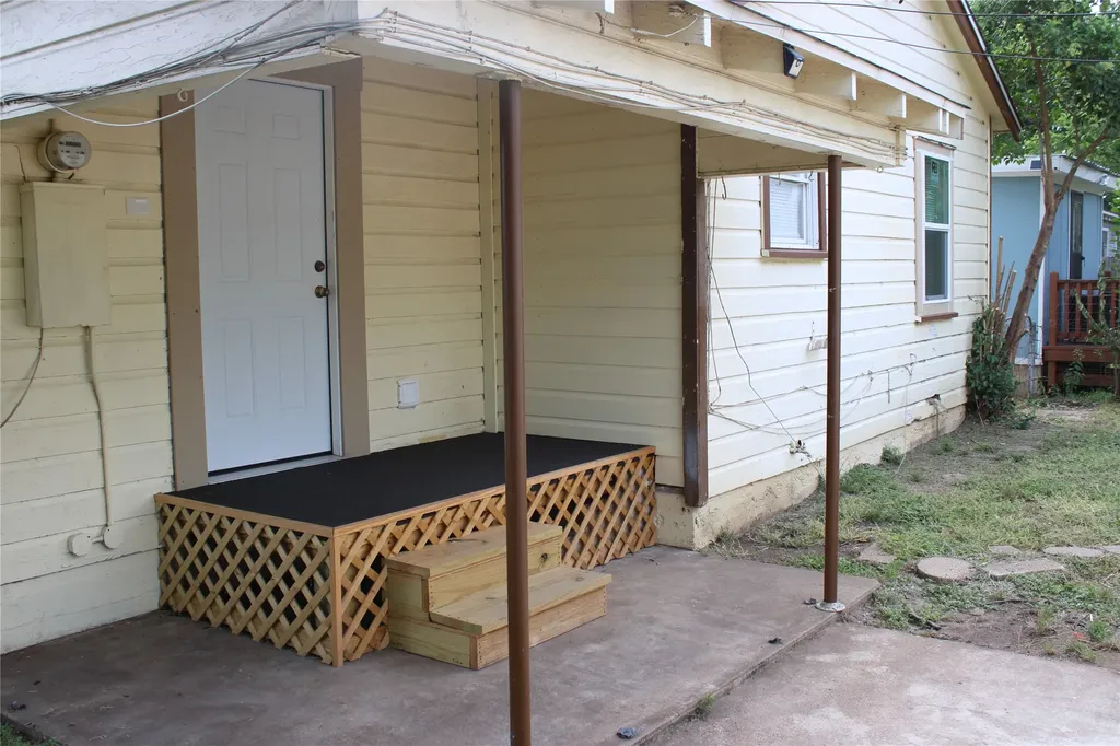 2732 N 23rd Street Waco TX 76708
