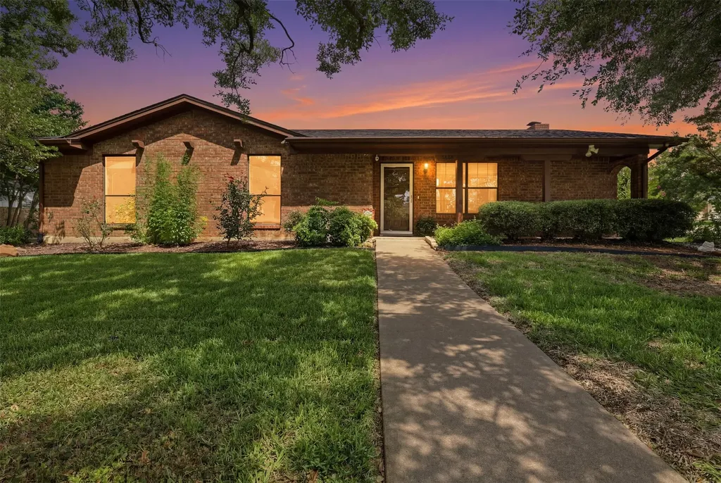 1300 Linda Court Cleburne TX 76033