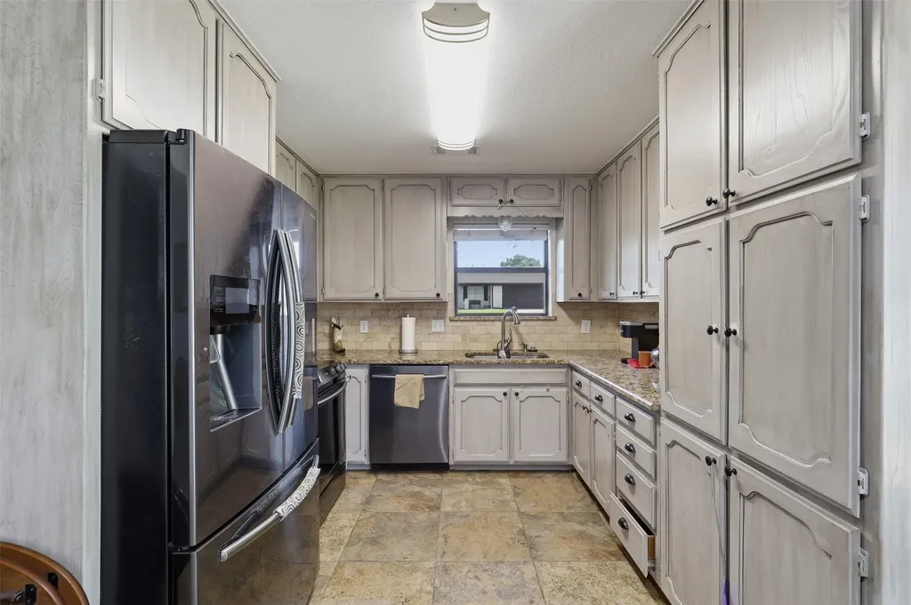 1300 Linda Court Cleburne TX 76033