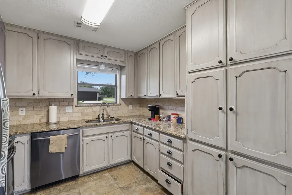 1300 Linda Court Cleburne TX 76033