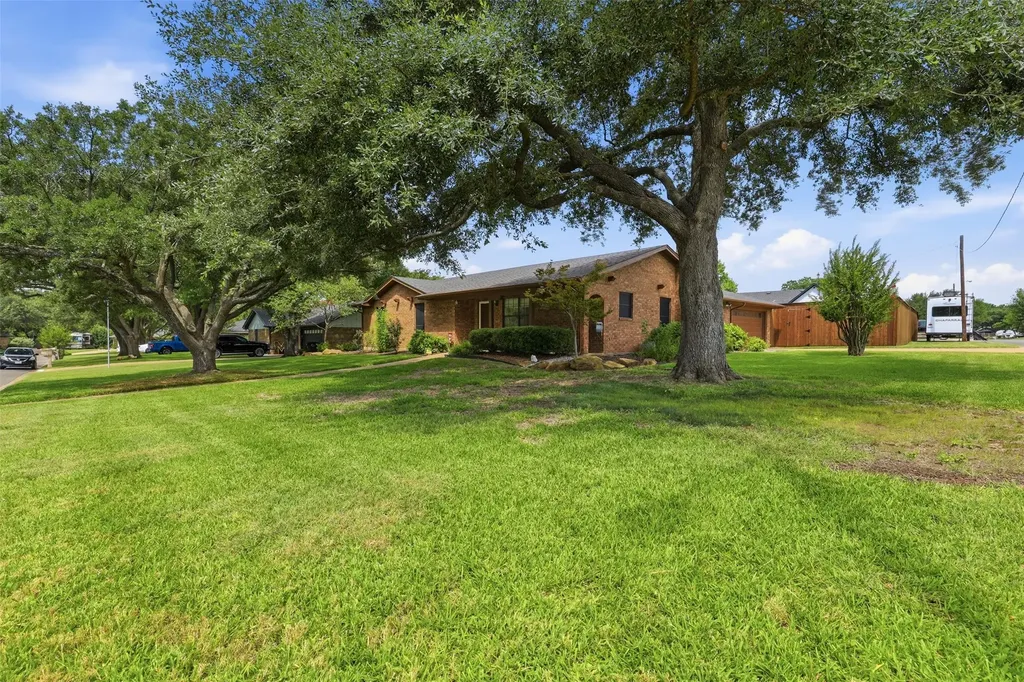 1300 Linda Court Cleburne TX 76033