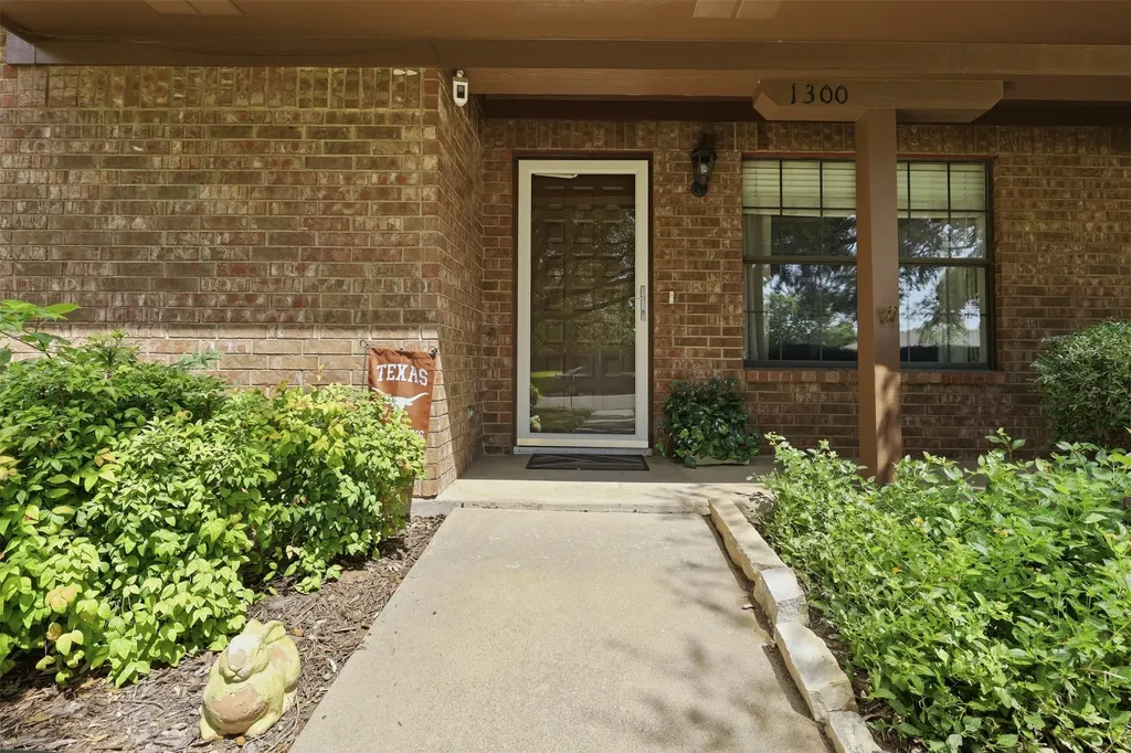 1300 Linda Court Cleburne TX 76033