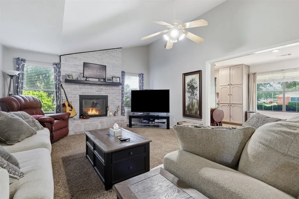 1300 Linda Court Cleburne TX 76033