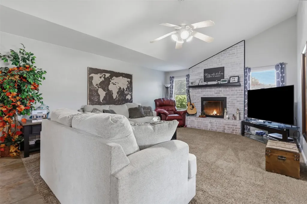 1300 Linda Court Cleburne TX 76033