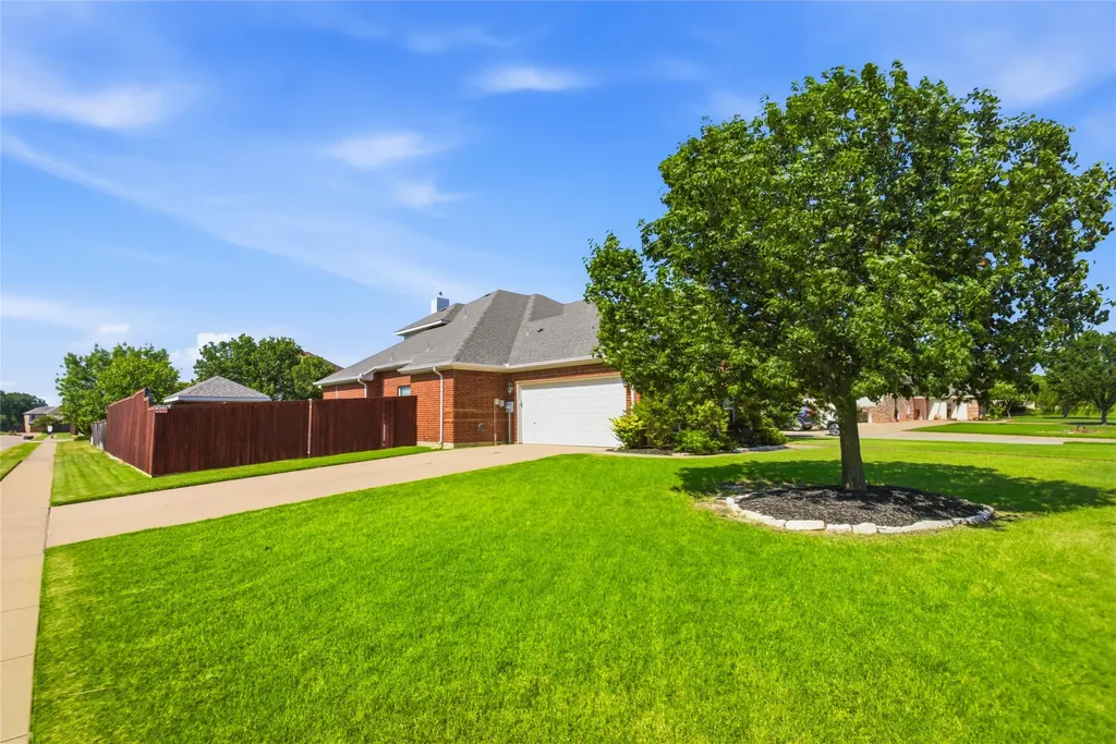 1201 Forest Green Drive Kennedale TX 76060