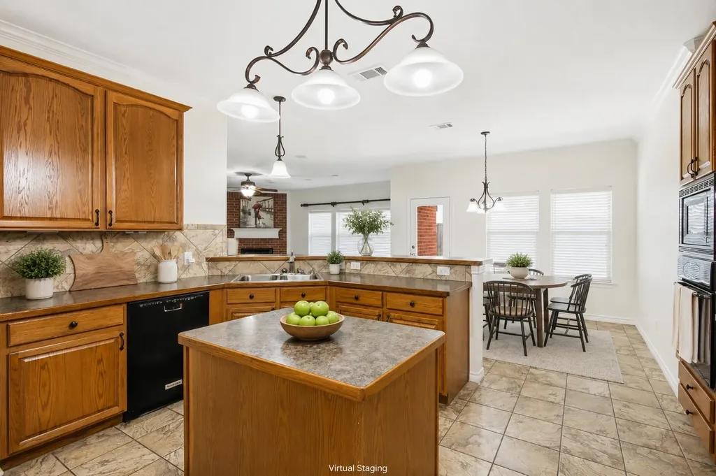 1201 Forest Green Drive Kennedale TX 76060