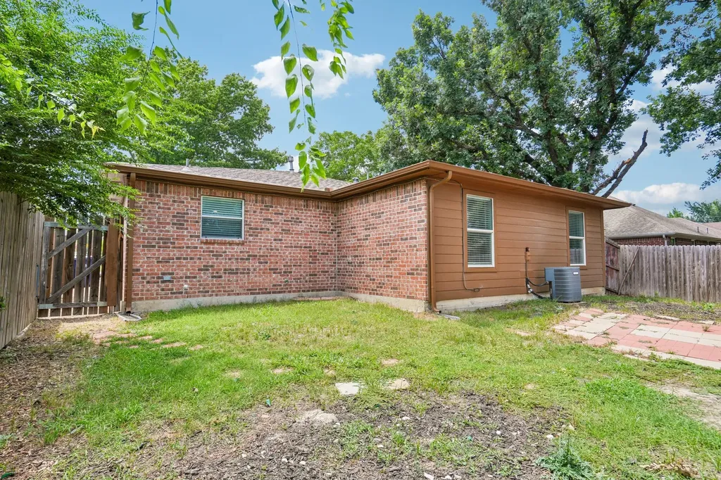 923 Rockwall Street Mckinney TX 75069