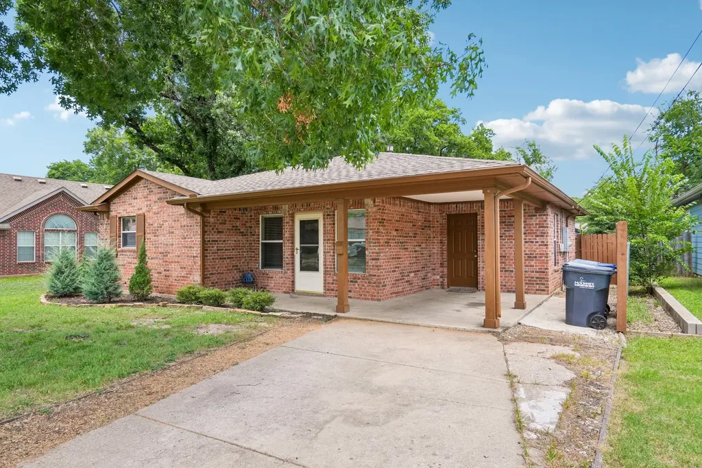 923 Rockwall Street Mckinney TX 75069