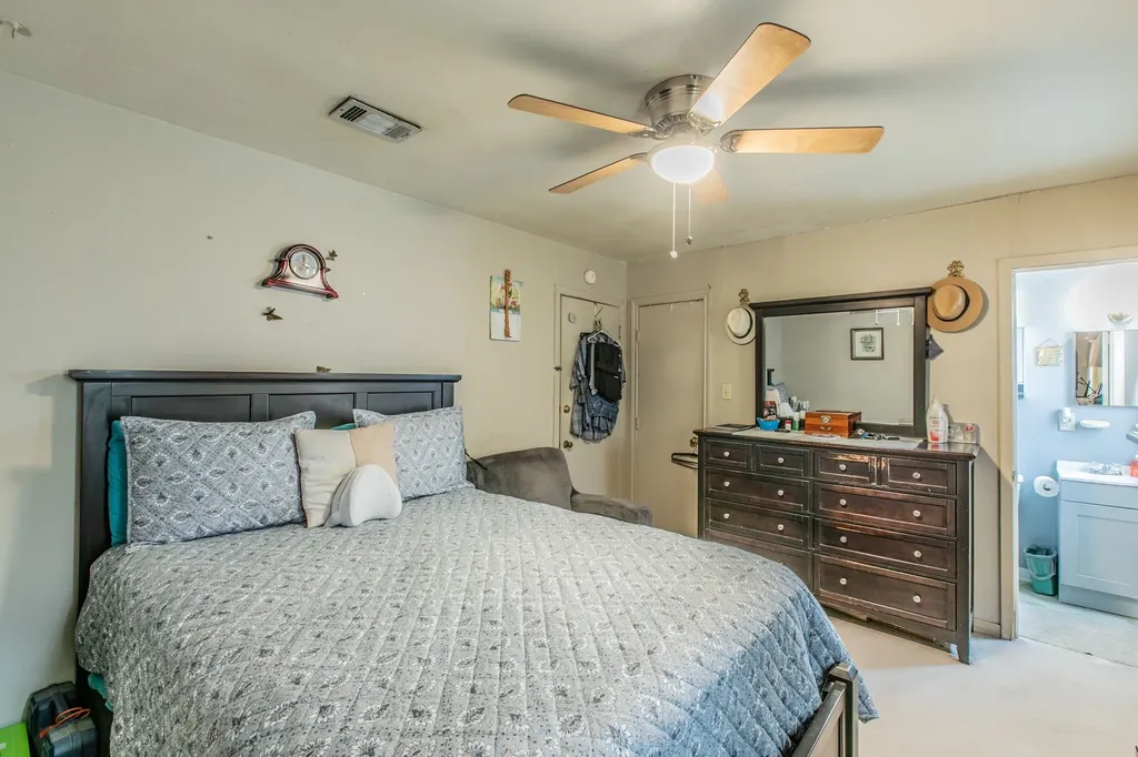 4816 Inwood Drive Beverly Hills TX 76711