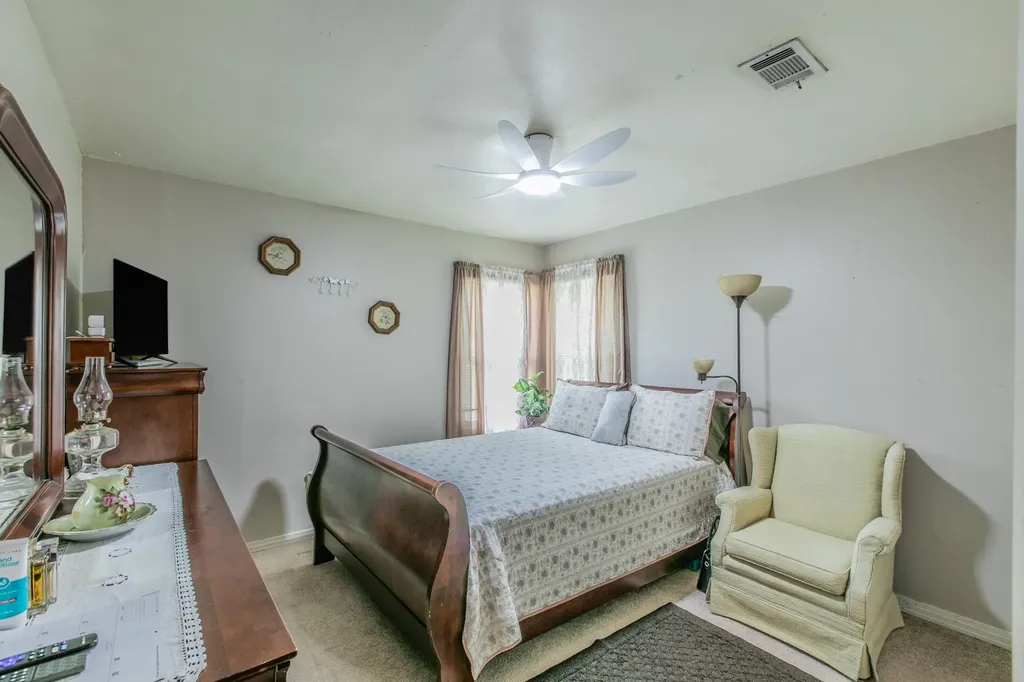 4816 Inwood Drive Beverly Hills TX 76711
