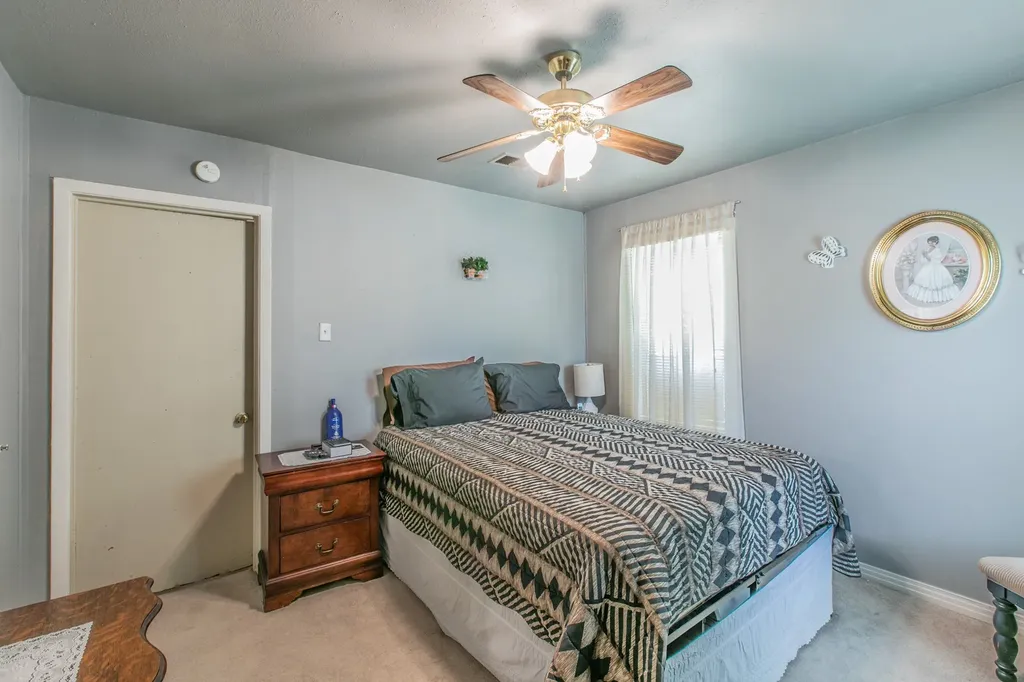4816 Inwood Drive Beverly Hills TX 76711