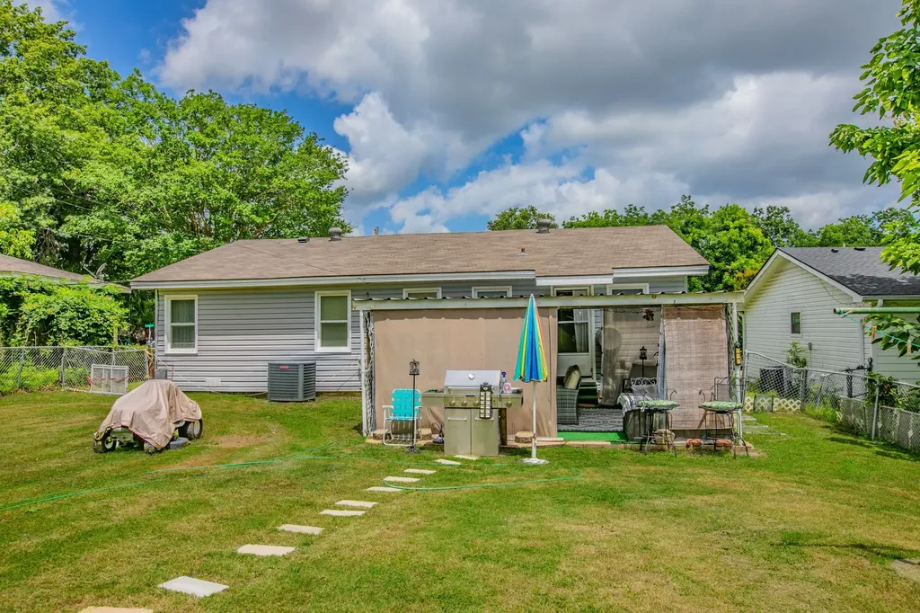 4816 Inwood Drive Beverly Hills TX 76711
