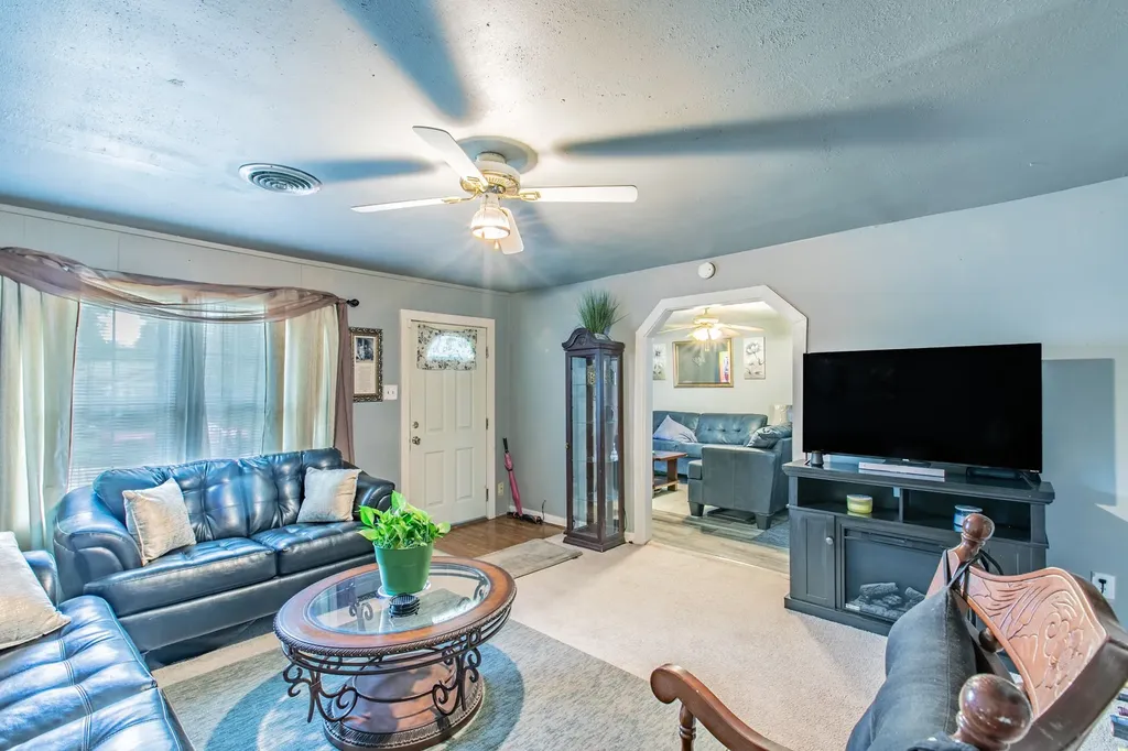 4816 Inwood Drive Beverly Hills TX 76711