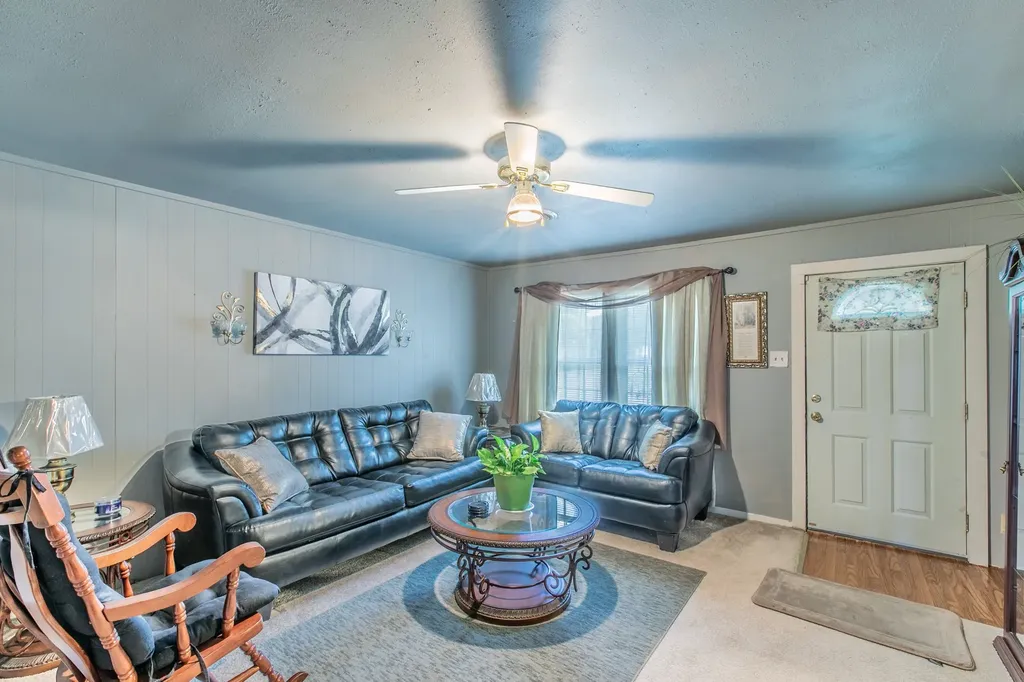 4816 Inwood Drive Beverly Hills TX 76711