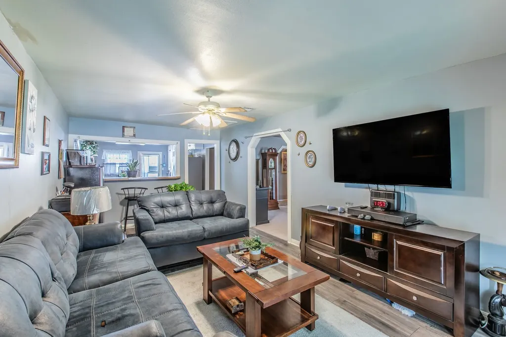 4816 Inwood Drive Beverly Hills TX 76711