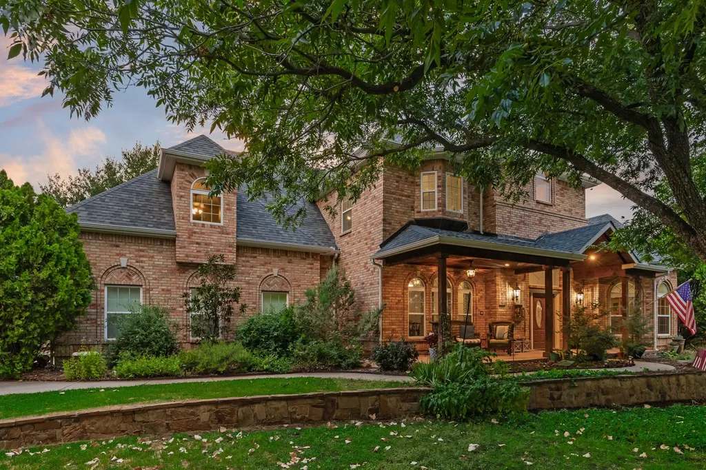 810 Cross Timbers Drive Double Oak TX 75077
