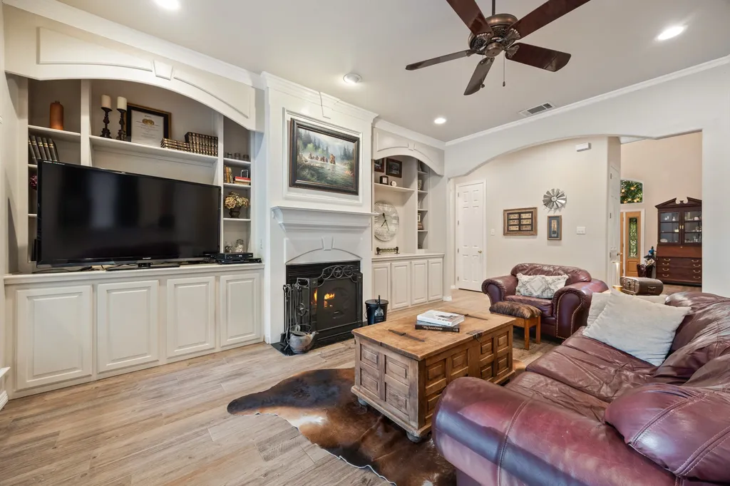 810 Cross Timbers Drive Double Oak TX 75077