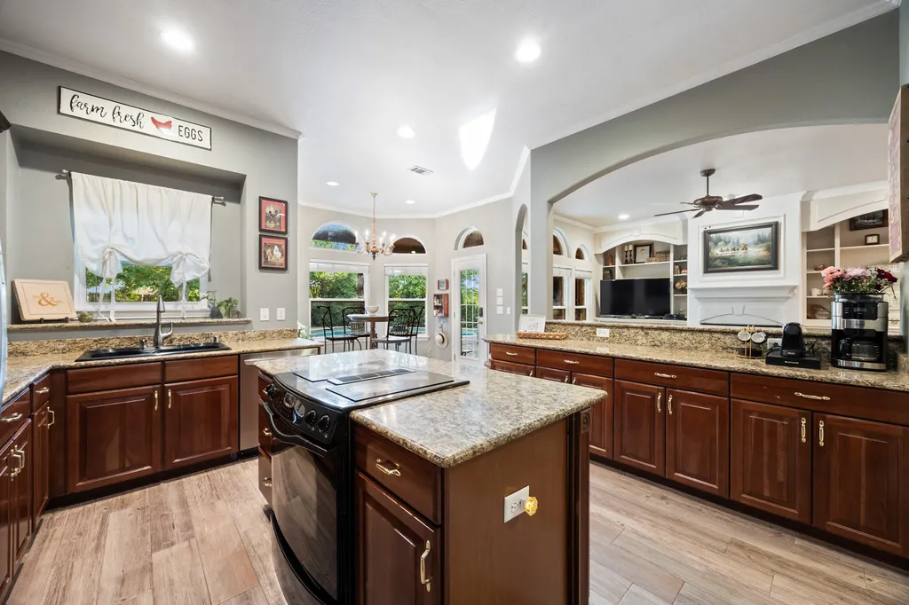 810 Cross Timbers Drive Double Oak TX 75077