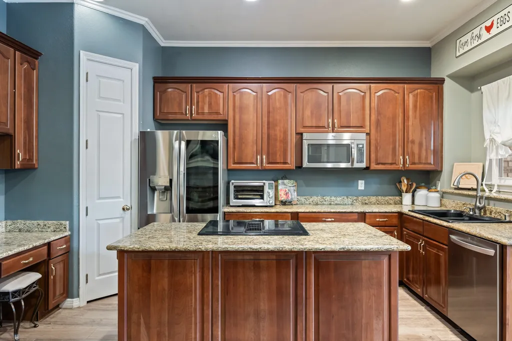 810 Cross Timbers Drive Double Oak TX 75077
