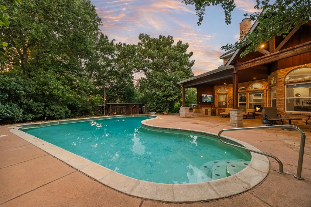 810 Cross Timbers Drive Double Oak TX 75077